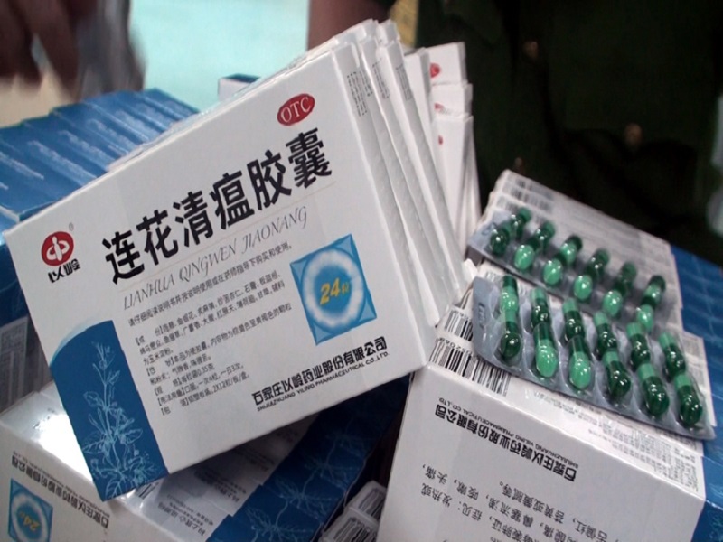 Lực lượng chức năng vừa phát hiện thu giữ lượng lớn thuốc điều trị COVID-19 chưa được cấp phép lưu hành - Ảnh: BTT
