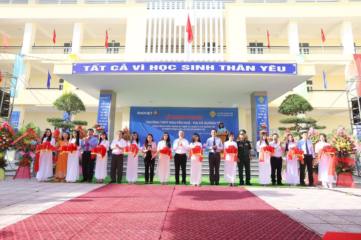 Tập đoàn Bảo Việt phối hợp cùng UBND tỉnh Quảng Trị tổ chức lễ khánh thành Trường THPT Nguyễn Huệ.