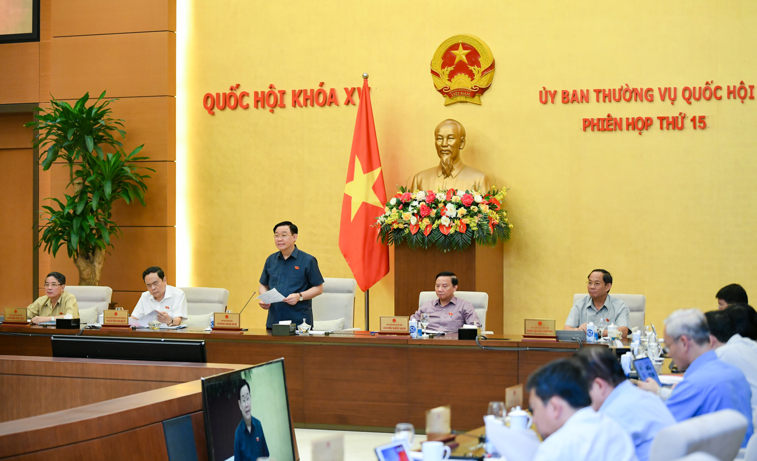 Chủ tịch Quốc hội Vương Đình Huệ tin tưởng việc chuẩn bị cho Kỳ họp thứ 4, Quốc hội khóa XV sẽ đảm bảo chất lượng cao nhất, đáp ứng được kỳ vọng của Đảng, Nhà nước, của cử tri, Nhân dân cả nước.