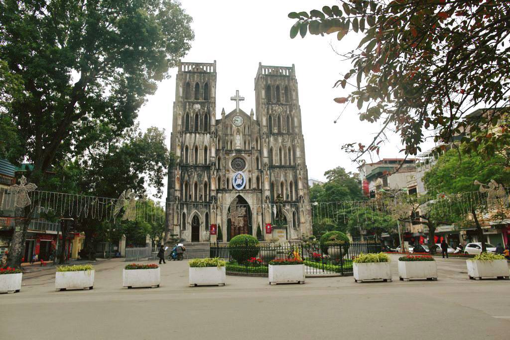 Nhà thờ Lớn (Hà Nội) là một trong những địa điểm sẽ bị cấm hút thuốc lá.