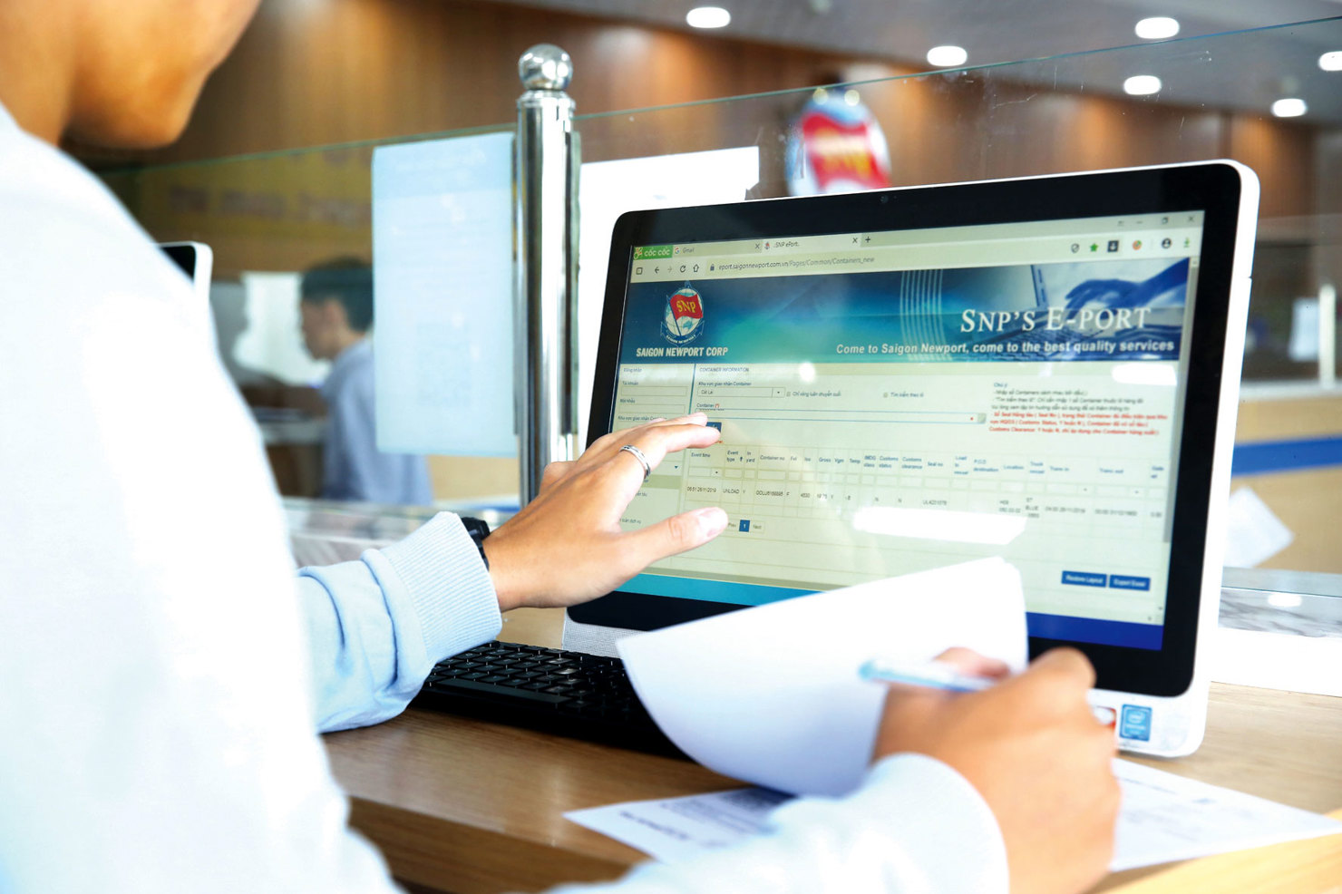Chính phủ giao Tổng cục Hải quan phối hợp với VCCI xây dựng hệ thống đánh giá, đo lường chỉ số hoạt động của các thủ tục hành chính thực hiện trên Cơ chế một cửa quốc gia
