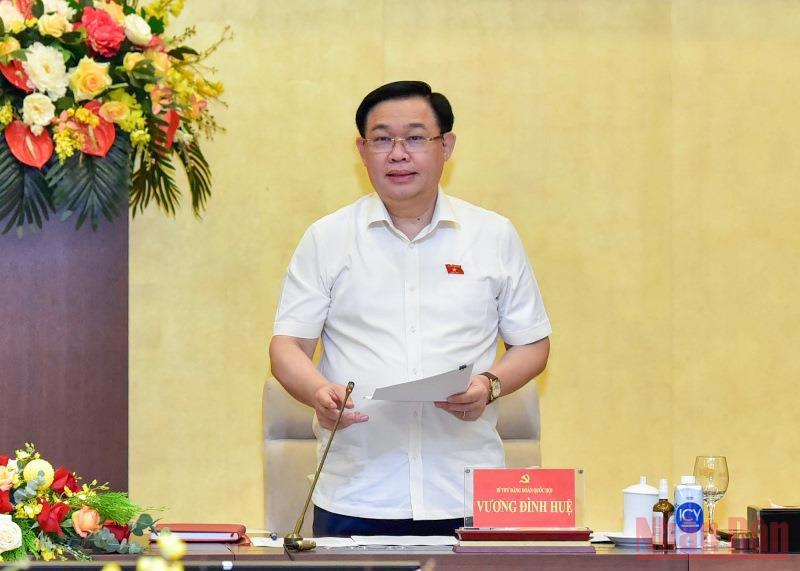 Chủ tịch Quốc hội Vương Đình Huệ phát biểu kết luận hội nghị.