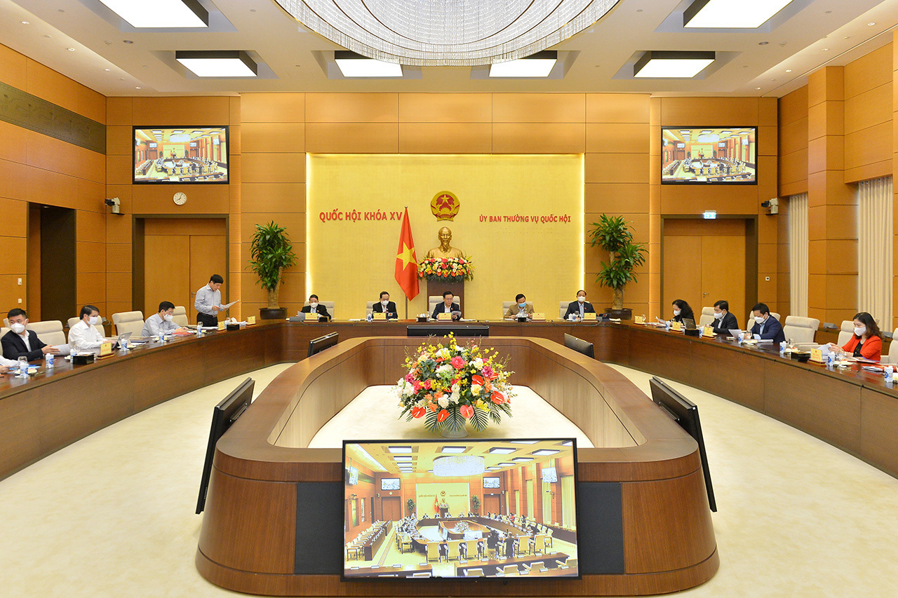 Toàn cảnh cuộc làm việc của Chủ tịch Quốc hội Vương Đình Huệ với Văn phòng Quốc hội và các cơ quan liên quan chuẩn bị các điều kiện tổ chức Kỳ họp thứ 2, Quốc hội khóa XV.