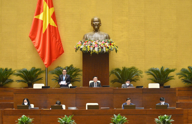 Phó Chủ tịch Thường trực Quốc hội Trần Thanh Mẫn điều hành Phiên thảo luận trực tuyến ngày 28/10. Nguồn: quochoi.vn