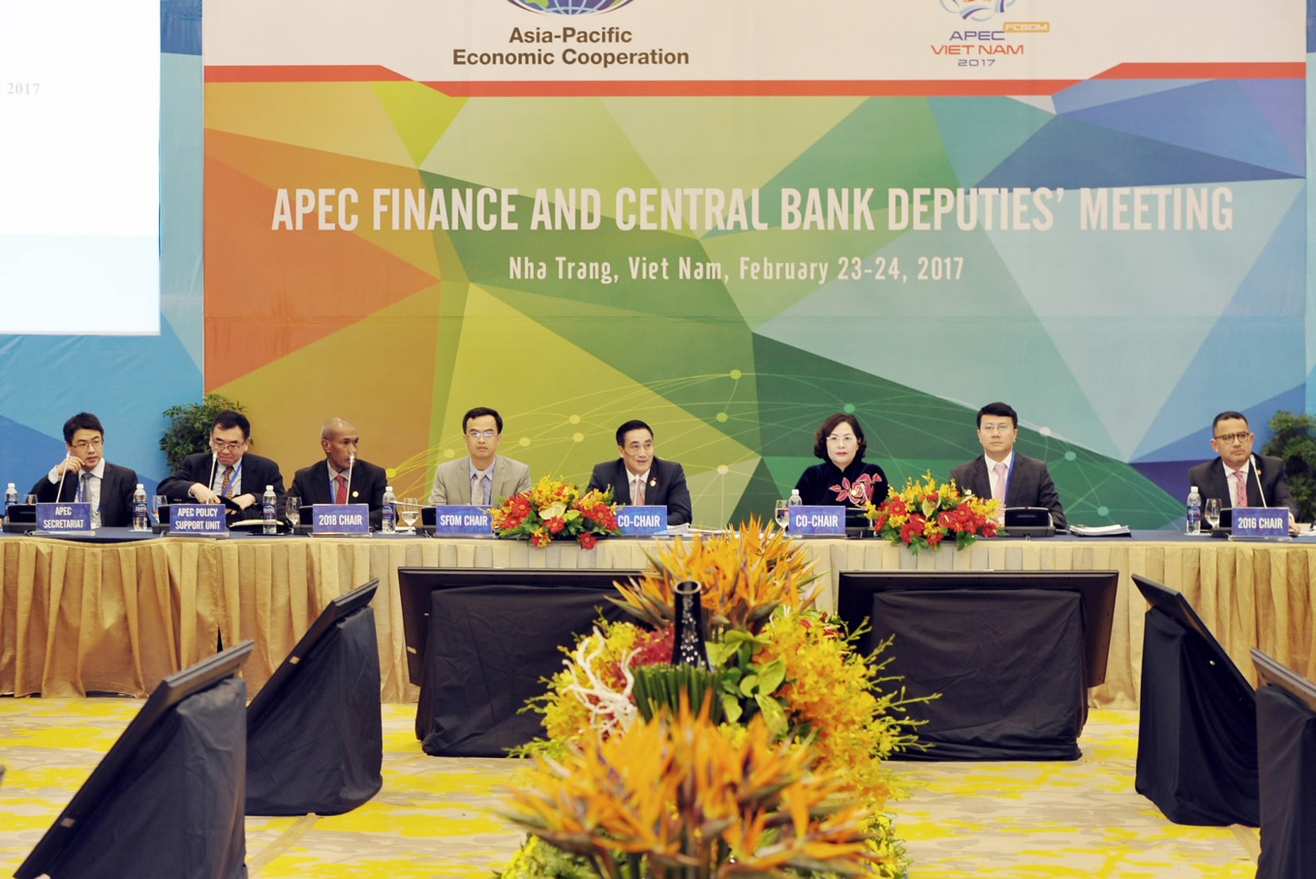 Ông Trần Xuân Hà, Thứ trưởng Bộ Tài chính Việt Nam và Bà Nguyễn Thị Hồng, Phó Thống đốc Ngân hàng Nhà nước Việt Nam đồng chủ trì Hội nghị