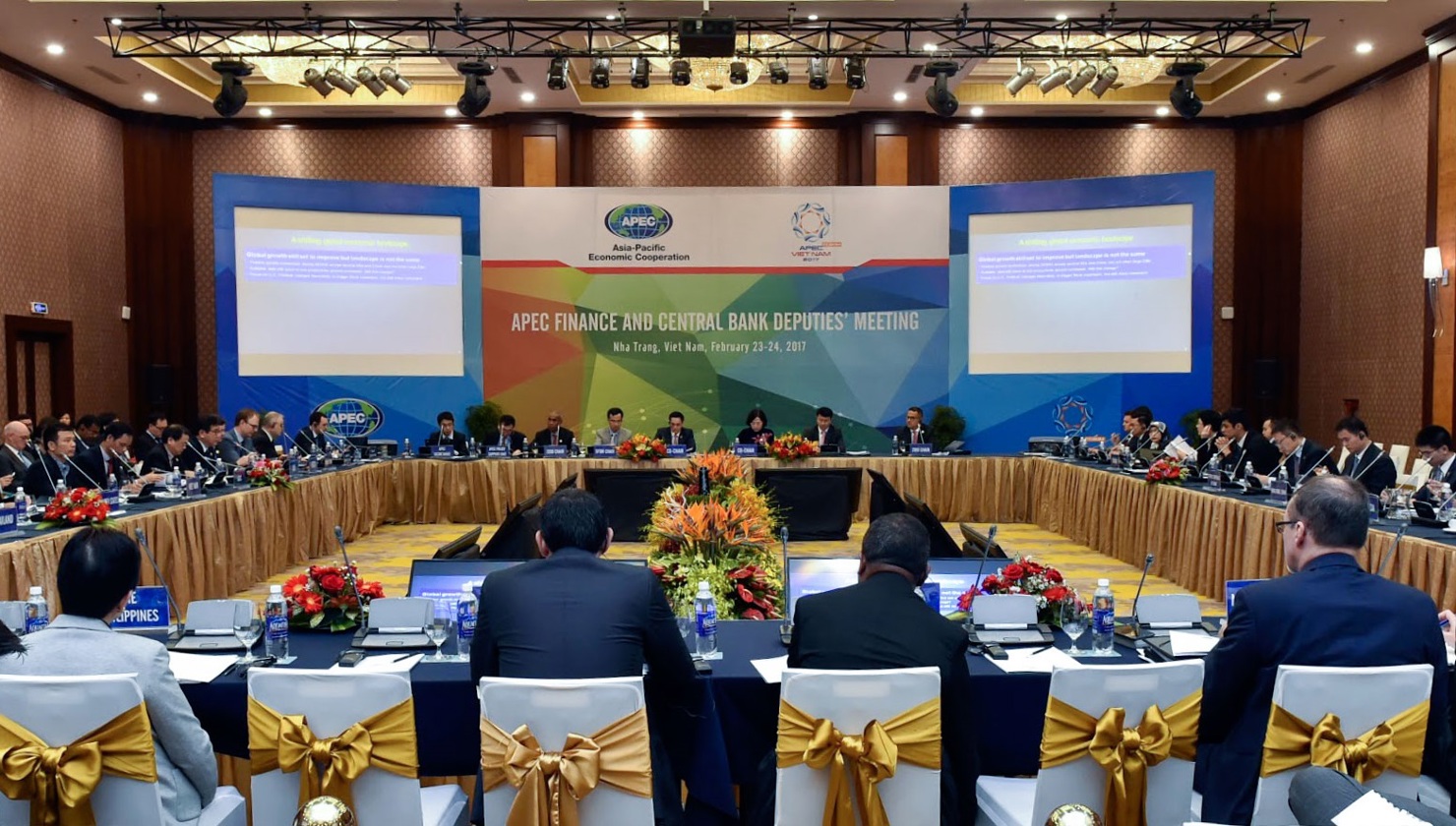 Các thành viên tập trung thảo luận về tình hình kinh tế vĩ mô khu vực và toàn cầu, về nội dung của các chủ đề chính làm trọng tâm hoạt động của cả Tiến trình Bộ trưởng Tài chính APEC 2017.