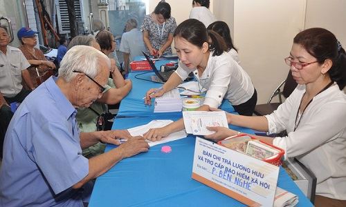 Đóng BHXH để nhận lương hưu sẽ có lợi hơn việc nhận một lần. Ảnh: Nguồn: internet