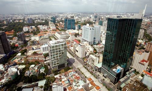 Nguồn cung nhà ở cao cấp hiện nay đang dư thừa trong khi nguồn cung nhà ở xã hội, nhà ở thương mại giá thấp thiếu hụt rất nhiều so với yêu cầu, việc triển khai các chương trình hỗ trợ nhà ở vẫn còn chậm.