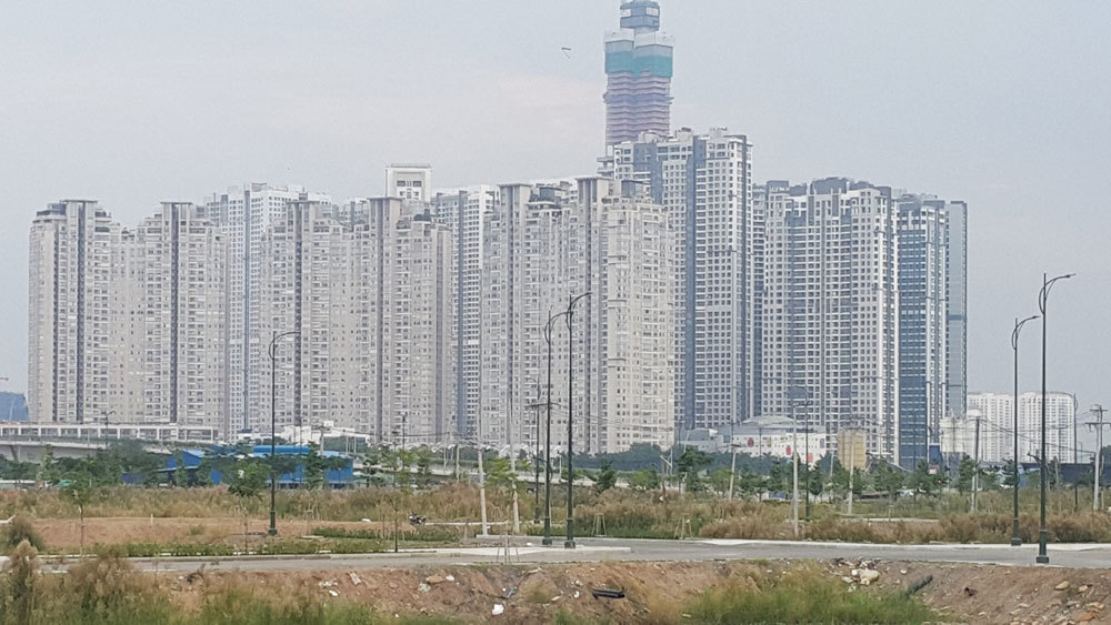 Mỗi năm trên địa bàn TP Hồ Chí Minh có gần 10.000 căn hộ cao cấp được đưa ra thị trường. Ảnh: Quân Chương 