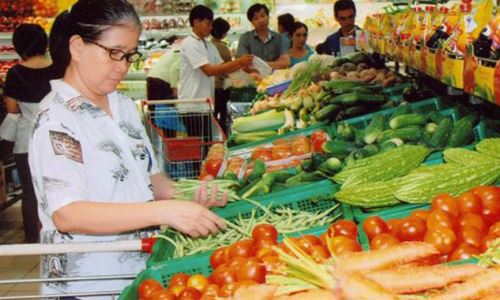 Người tiêu dùng vẫn lo về an toàn thực phẩm ngày Tết. Nguồn: Internet