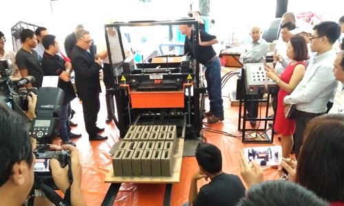 Nhiều DN muốn mua máy móc mới nhưng còn ngại túi tiền. Nguồn: Internet