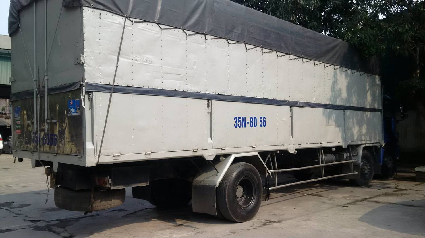 Xe chở hàng biển kiểm soát 35N-8056 bị bắt giữ. Ảnh: BCĐ 389 Nghệ An.