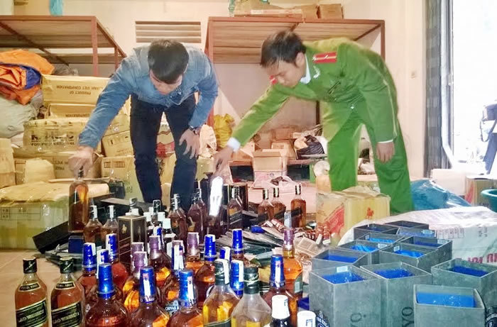 Hàng hóa đang bị làm giả, nhập lậu và bày bán tràn lan trên thị trường, ảnh hưởng không nhỏ tới thương hiệu và uy tín của doanh nghiệp. Nguồn: Internet