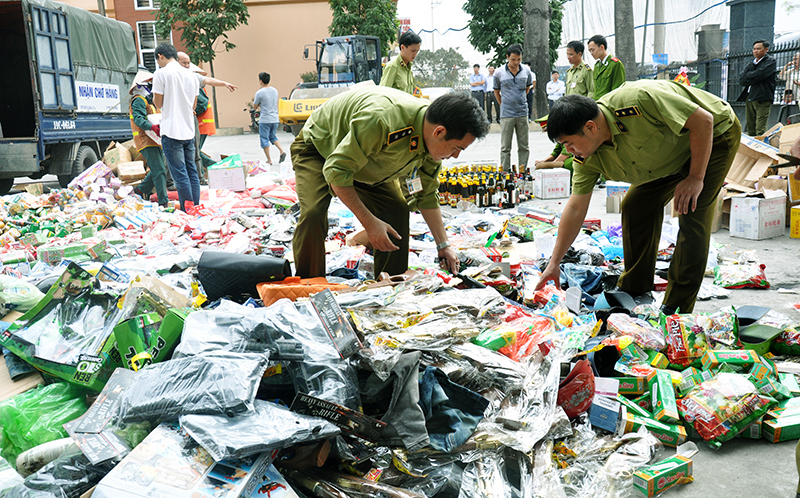 Trước đây, hoạt động buôn lậu, vận chuyển trái phép hàng hóa diễn biến rất phức tạp trên tuyến biên giới các tỉnh phía Bắc. Nguồn: Internet