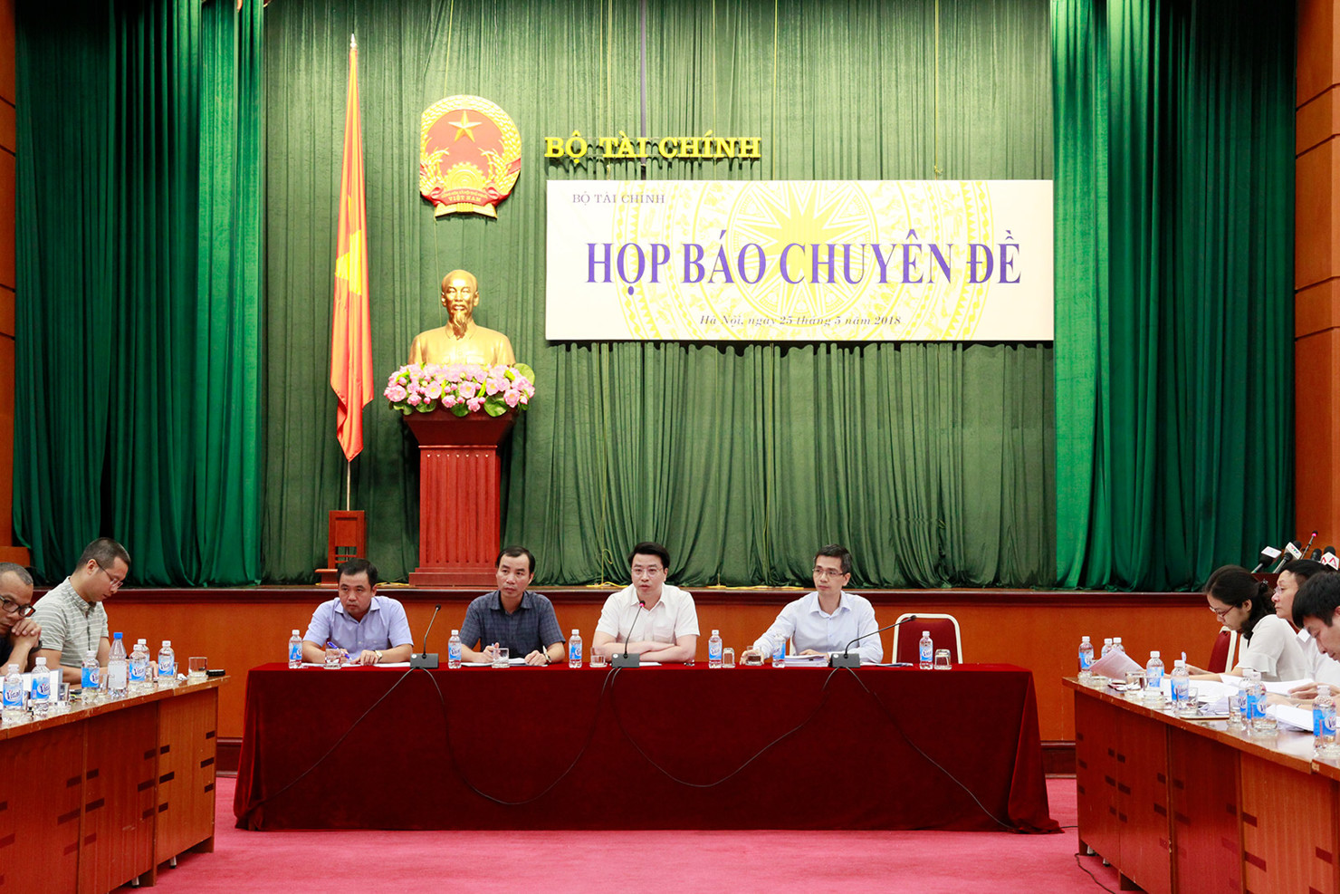 Toàn cảnh buổi họp báo chuyên đề về Tăng cường kỷ luật, kỷ cương NSNN, do Bộ Tài chính tổ chức chiều ngày 25/5.