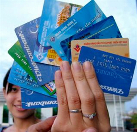 Phải đánh giá, phân loại khách hàng theo mức độ rủi ro, cân nhắc giới hạn số lượng tài khoản thanh toán, thẻ NH mở cho một khách hàng. Nguồn: Internet