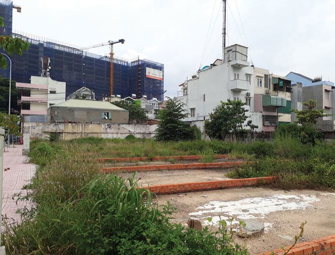 Phân khúc đất nền, nhà phố nhỏ tại TP. Hồ Chí Minh đang rất sôi động. Nguồn: tinnhanchungkhoan.vn