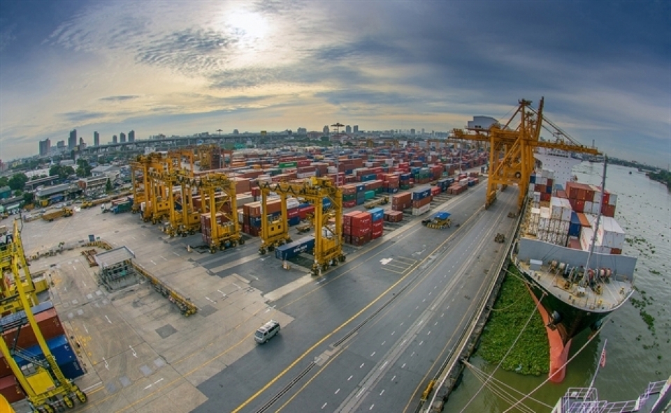 Thương mại nội khối của châu Á, tính theo giá trị, đã tăng từ 57,2% tổng giá trị thương mại toàn cầu vào năm 2016 lên 57,8% trong năm 2017. Nguồn: Bloomberg