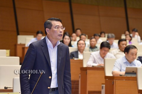 Thống đốc giải trình trước Quốc hội về sự phối hợp giữa chính sách tiền tệ và chính sách tài khóa. Nguồn: quochoi.vn