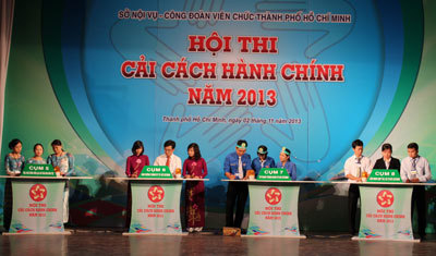 Các đội thi tham gia ở phần thi kiến thức. Nguồn: sggp.org.vn