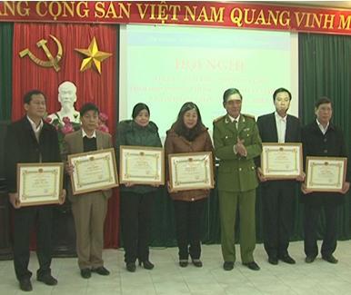 Nhiều tập thể và cá nhân của ngành Thuế Bắc Ninh và Công an Tỉnh đã được UBND Tỉnh tặng Bằng khen. Nguồn: bacninhtv.vn