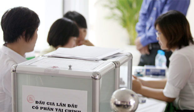 Mức thu phí bán đấu giá chứng khoán do các bên tự thỏa thuận. Nguồn: internet