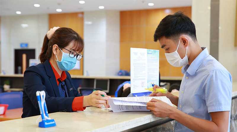 Tại các NHTM Việt Nam, công tác kiểm soát hoạt động cho vay theo hai phương thức giám sát từ xa và kiểm tra trực tiếp