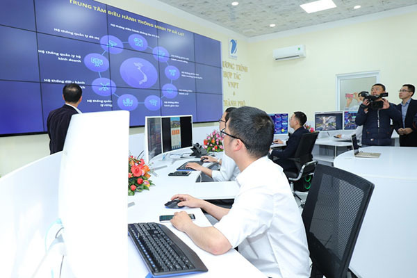 Chính phủ số chuyển đổi cách thức phục vụ người dân, doanh nghiệp.