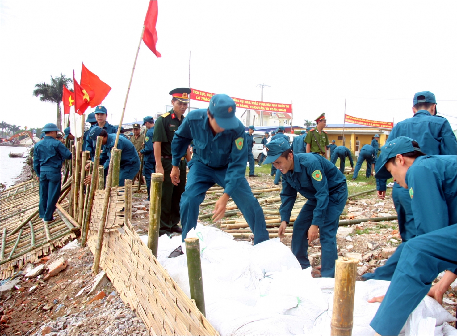 Quỹ phòng, chống thiên tai được chi cho nội dung cứu trợ, hỗ trợ các hoạt động ứng phó thiên tai khẩn cấp khi vượt quá khả năng ứng phó của địa phương...