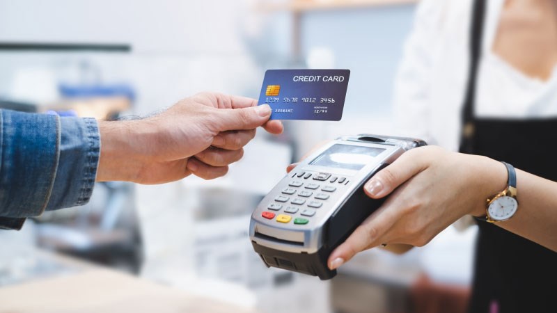 Các phương thức thanh toán nội địa không sử dụng tiền mặt gồm có thẻ ngân hàng, séc, lệnh chi, ủy nhiệm chi, lệnh thu...