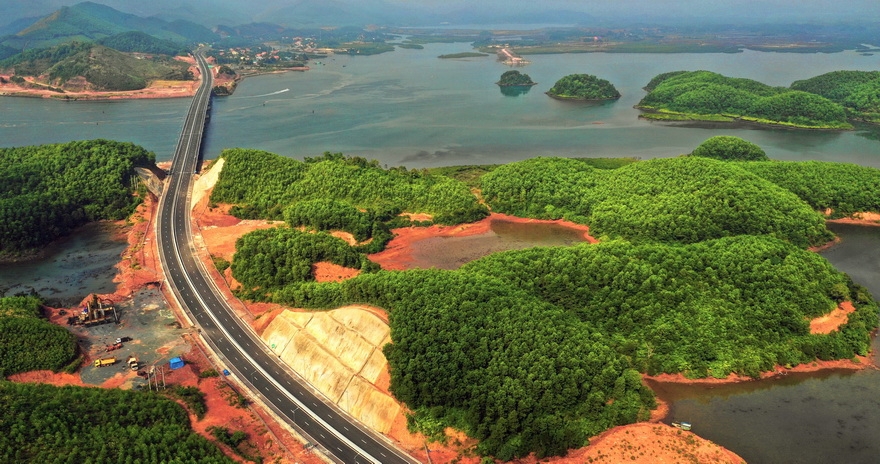 Dự án cao tốc Hạ Long - Vân Đồn giúp thúc đẩy liên kết phát triển vùng kinh tế trọng điểm Bắc Bộ