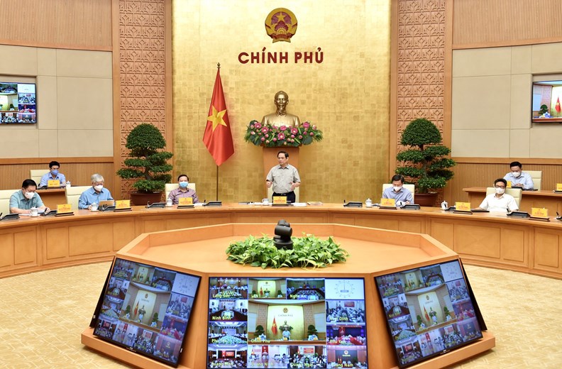 Thủ tướng Chính phủ chỉ đạo các bộ, ngành, địa phương có kế hoạch, lộ trình cụ thể thúc đẩy thực hiện, giải ngân vốn đầu tư công từ nay đến cuối năm.