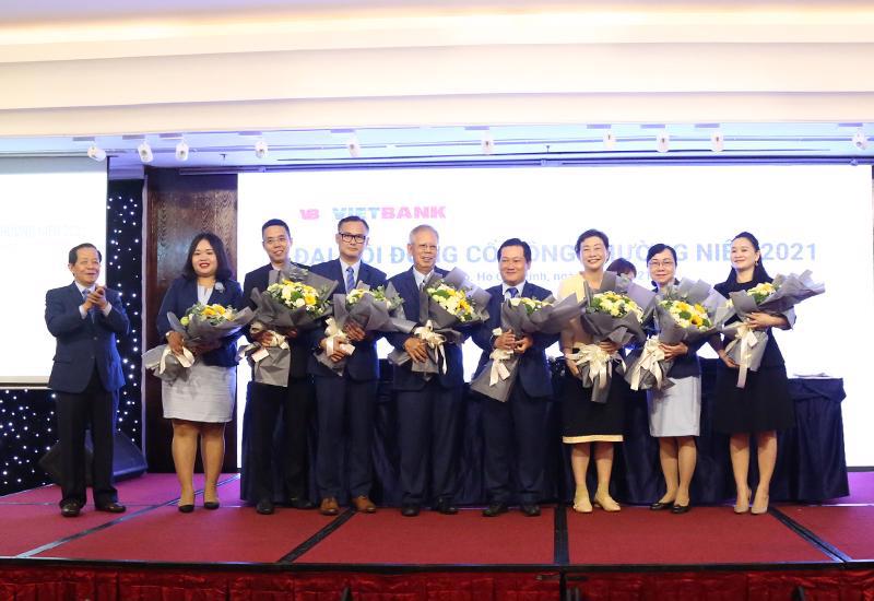 Các thành viên trúng cử Hội đồng quản trị và Ban kiểm soát Vietbank nhiệm kỳ 2021 – 2025. Ảnh: Vietbank