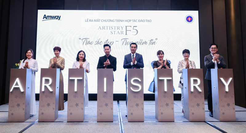 Lễ ra mắt chương trình hợp tác đào tạo giữa Amway Việt Nam với Trường Cao đằng Y dược Cộng đồng