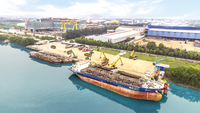 Với 425m cảng biển, VJS c&oacute; thể xuất, nhập t&agrave;u từ 5.000 - 7.000 tấn.