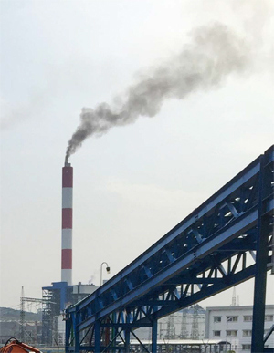 Ước tính, việc tăng thuế carbon sẽ tạo ra doanh thu bổ sung 80 tỷ USD. Ảnh: WB.