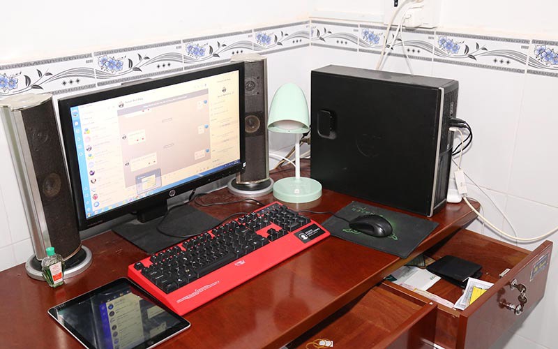 Tang vật liên quan đến đường dây đánh bạc vừa được triệt phá tại Sóc Trăng.