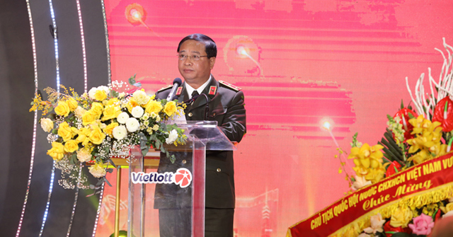 Trung tướng Nguyễn Đình Thuận - Cục trưởng Cục An ninh Kinh tế (Bộ Công an) phát biểu tại buổi lễ.