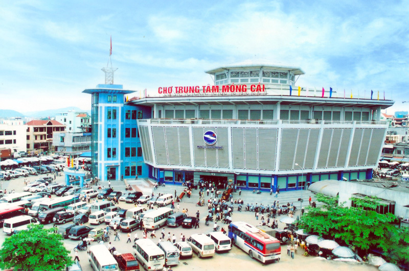 Quá trình phát triển các khu kinh tế cửa khẩu đã tạo điều kiện chuyển dịch cơ cấu kinh tế của địa phương theo hướng phát triển thương mại, dịch vụ, du lịch, công nghiệp.. Nguồn: Internet.