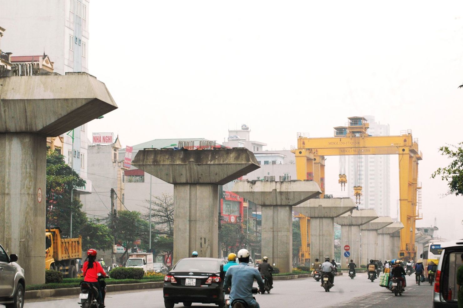 Chiến lược phát triển kinh tế xã hội Việt Nam giai đoạn 2011-2020 đã xác định phát triển cơ sở hạ tầng là một trong ba trụ cột chính. Nguồn: Internet.