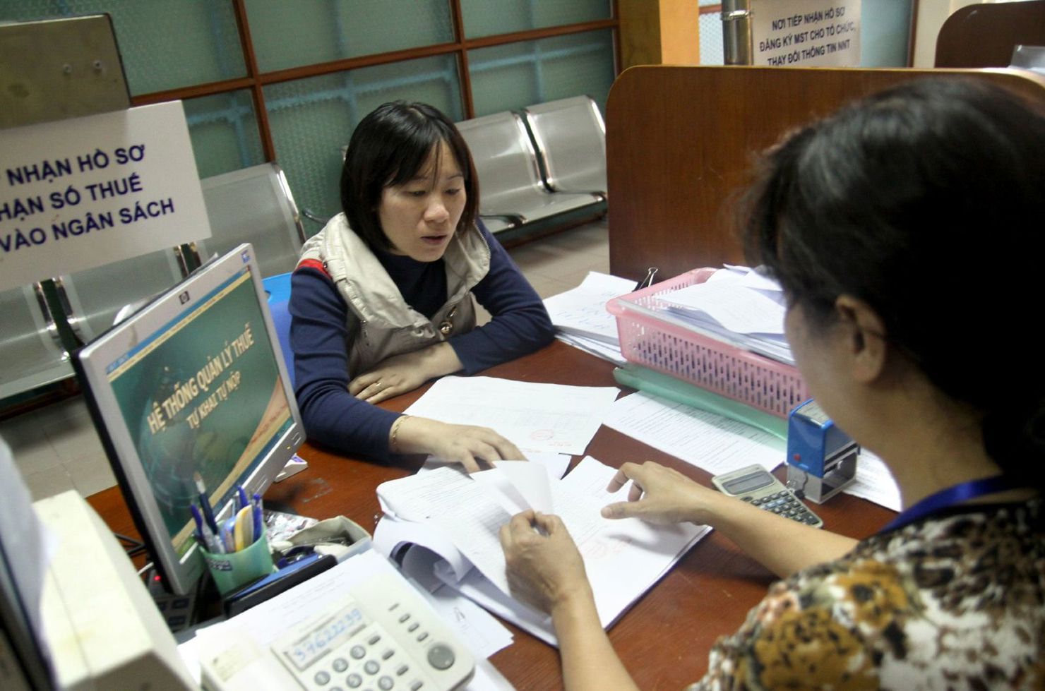 Sau hơn một năm từ thời điểm ban hành cho tới nay, về cơ bản hành lang pháp lý về quản lý thuế đối với hộ kinh doanh đã hoàn thiện. Nguồn: Internet.