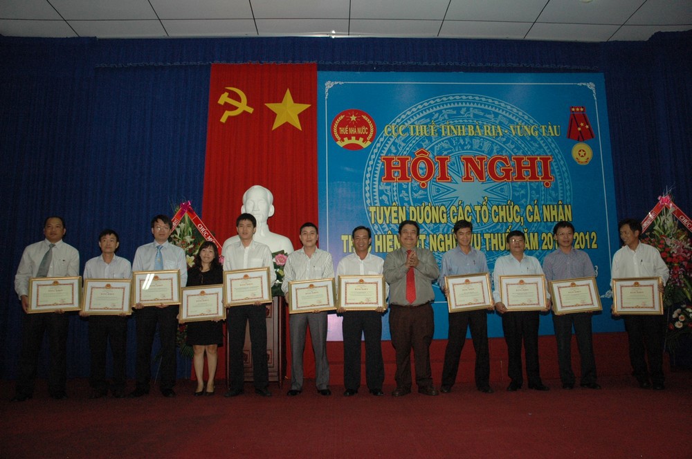 Hàng năm, Cục Thuế Bà Rịa - Vũng Tàu đều tổ chức hội nghị tuyên dương các tổ chức, cá nhân thực hiện tốt nghĩa vụ thuế. Nguồn:brvt.gdt.gov.vn