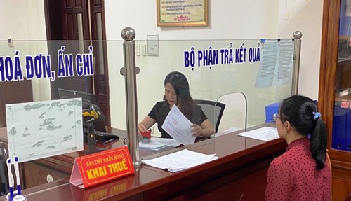 Đến nay, Cục Thuế Hà Tĩnh đã có 7.255 đơn vị đăng ký kê khai qua mạng, trong đó tỷ lệ doanh nghiệp đăng ký đạt 100%.