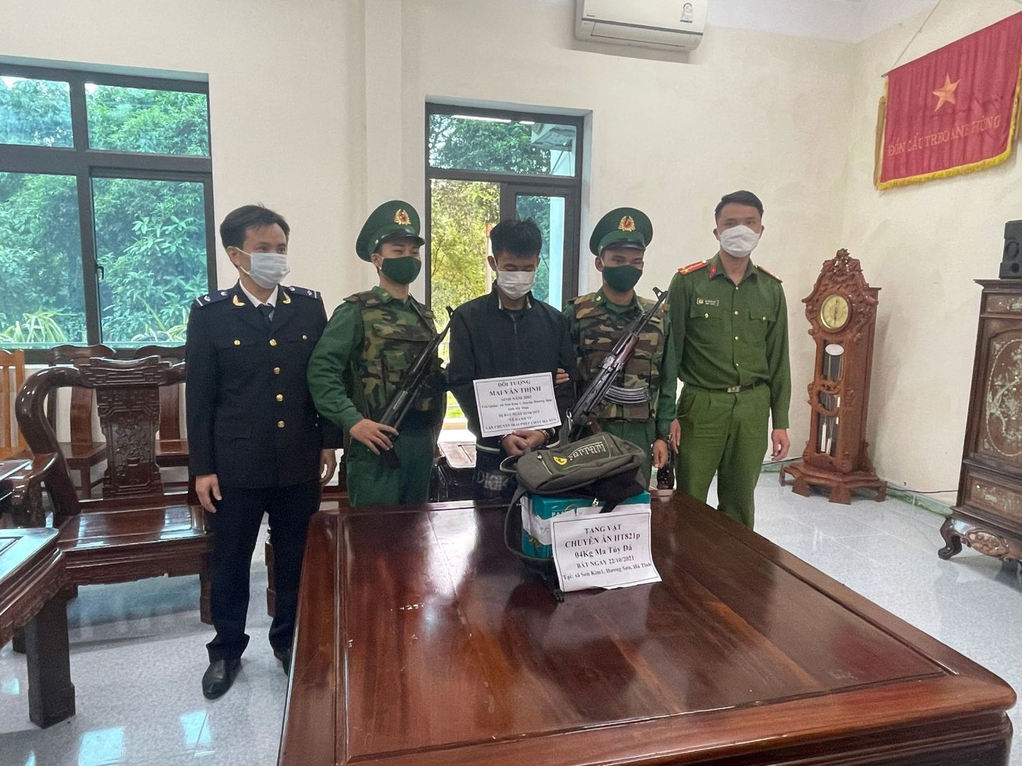 Cục Hải quan Hà Tĩnh đã phối hợp với các lực lượng chức năng trên địa bàn Tỉnh phát hiện, bắt giữ, xử lý 128 vụ, trị giá hàng vi phạm và tiền xử phạt hơn 1,2 tỷ đồng.