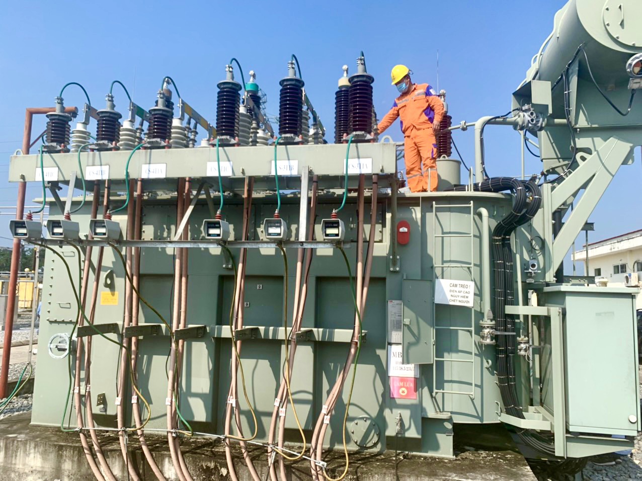 Quý I/2022, sản lượng điện thương phẩm của EVNNPC tăng 8,38% so với cùng kỳ năm 2021.