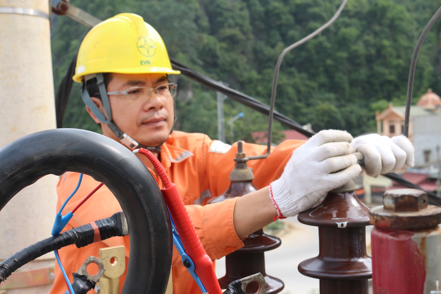 Sản lượng điện thương phẩm của EVNNPC tháng 04/2019 ước thực hiện 5.736,62 triệu kWh, tăng 11,50% so với cùng kỳ năm 2018.