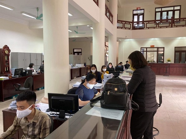 Thời gian tới, KBNN Sơn La tiếp tục thực hiện cải cách thủ tục hành chính trong lĩnh vực kiểm soát, thanh toán các khoản chi NSNN, niêm yết công khai các quy trình nghiệp vụ.