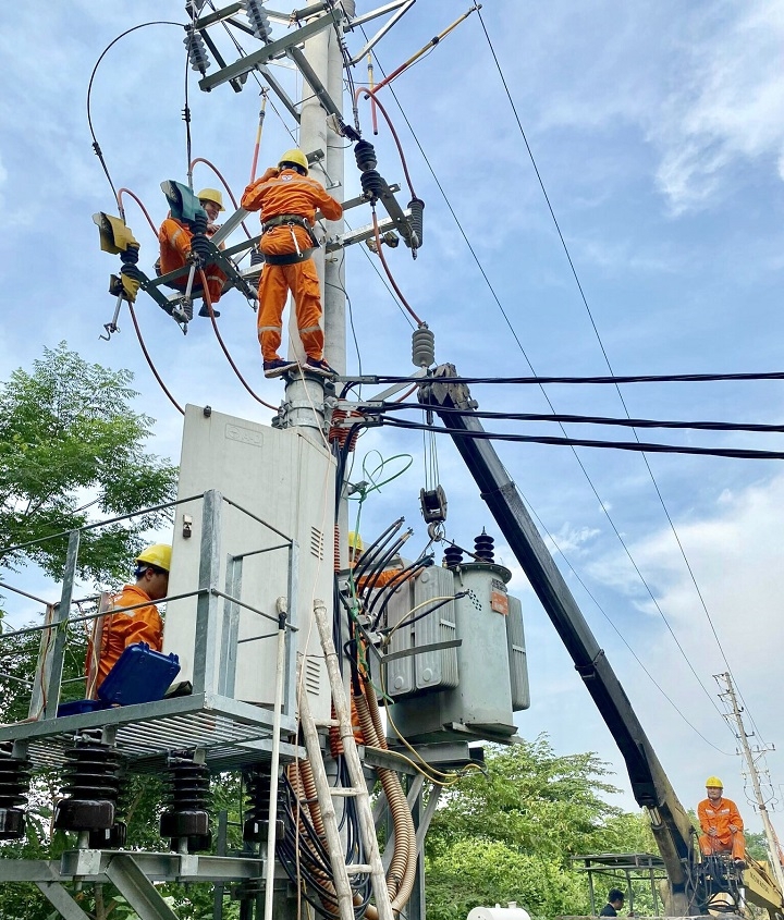 Tháng 8/2022, tổng sản lượng điện thương phẩm của Tổng công ty Điện lực miền Bắc đạt 8,12 tỷ kWh.