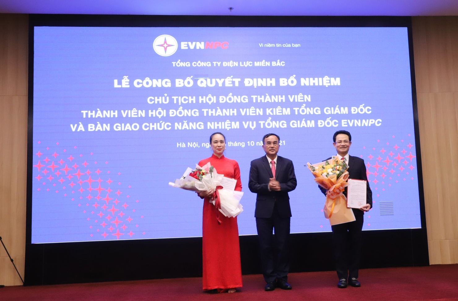 Lễ công bố các Quyết định bổ nhiệm Chủ tịch HĐTV và Thành viên HĐTV kiêm Tổng Giám đốc và bàn giao chức năng, nhiệm vụ Tổng Giám đốc EVNNPC.
