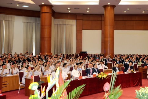 Quyết tâm hoàn thành thắng lợi Nghị quyết Đại hội Đảng bộ nhiệm kỳ 2015 – 2020. Ảnh: H.Thọ 